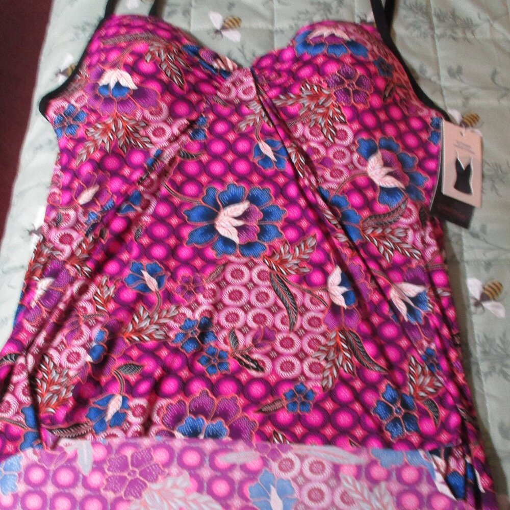Women's Christina Floral Bathing Suit Top Bust Enhancer Size 16 NWT